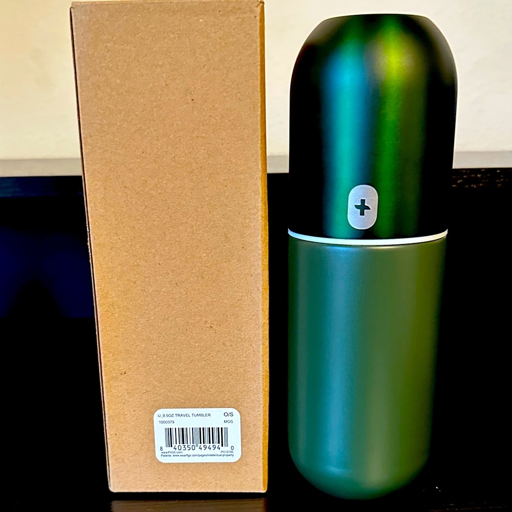 FIGS Tumbler. Color: Moss. New, never used, in original packaging.